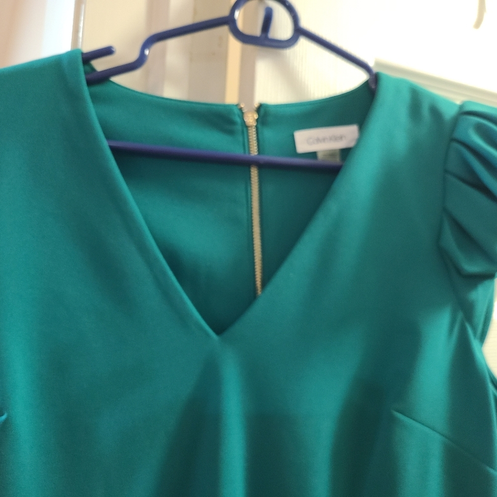Short green dress